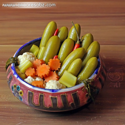خیار-شور-یه-روزه-ی-خونگی-گلاره